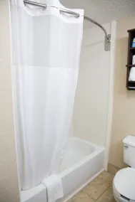 Baymont by Wyndham Saraland - Salle de bain