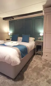 Furzeleigh Mill Inn - Room
