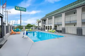 Quality Inn & Suites Monticello - Pool