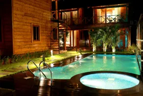 Wooden ECR Sea Resort - Piscina