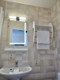 Escal Hôtel - Bathroom