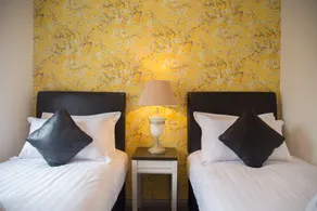 Armorica - Room