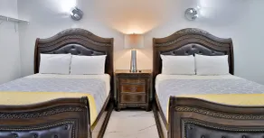 Diplomat Inn - Room