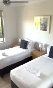 Pacific Marina Apartments - Zimmer