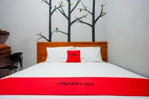 RedDoorz near Jogja Expo Center 2 - Værelse