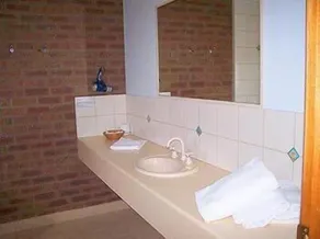 Golden Palms Motel - Bathroom