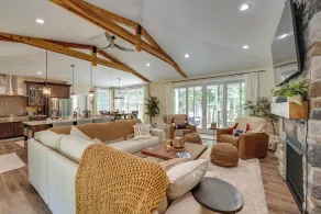 Dock & Yard Games: Lakefront Michigan Getaway! - Interiør