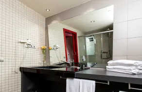 Leonardo Boutique Hotel Barcelona Sagrada Familia - Bathroom