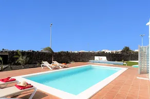 Villa Sara - Trois Chambres Villa, Couchages 6 - Piscine