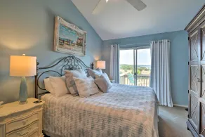 Waterfront Lake Travis Home w/ Pool Access! - Værelse