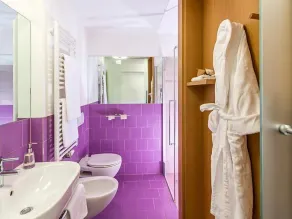 Azalea Park Hotel - Badrum