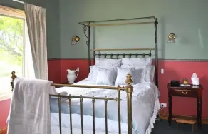 Killynaught Spa Cottages - Room