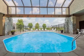 Days Inn by Wyndham Maumee/Toledo - Piscine