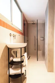 Jrose Hotel - Bathroom