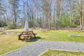 Rustic Searsport Cabin: Loft + Sunroom on 10 Acres - Interiør