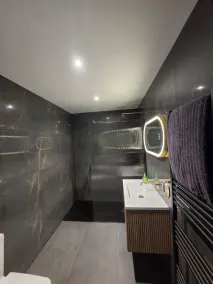 Luxurious 5-bedroom House Rental With Scenic Countryside Views - Spa