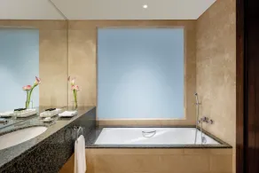 Grand Millennium Al Wahda Hotel and Executive Apartments Abu Dhabi - Baño