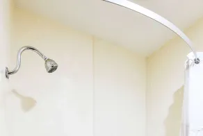 Travelodge by Wyndham Commerce Los Angeles Area - Salle de bain