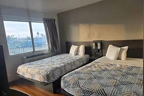Super 8 by Wyndham Tracy - Chambre