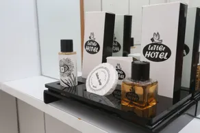Letter Hotel - Bathroom
