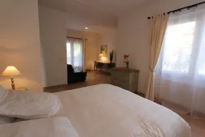 Aux charmes de grasse - Chambre