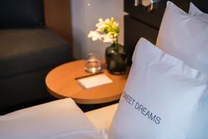 THE MADISON Hotel Hamburg - Chambre