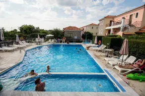 CHRISTINA's GARDEN - Pool