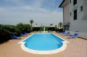 Hotel Master - Pool