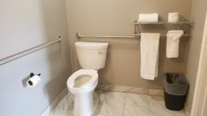 Motel 6 Sacramento CA Natomas - Badezimmer