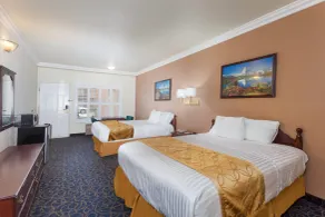 Days Inn & Suites by Wyndham South Gate - Chambre
