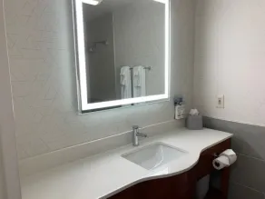 Holiday Inn Express - Akron NW - Fairlawn by IHG - Salle de bain