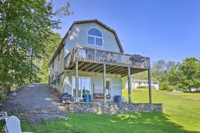 Acre Lake Chalet w/ Dock: Angler's Paradise! - Innenbereich