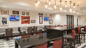 Holiday Inn Indianapolis Airport by IHG - Restaurant