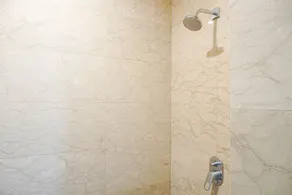 Luxurious 1BR at L'Avenue Apartment near Sampoerna Universitas By Travelio - Bathroom