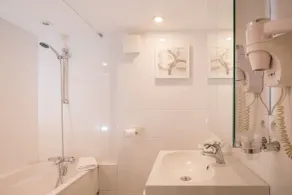Logis Hotel Le Petit Casset - Bagno