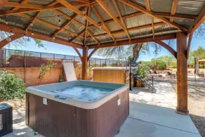 Pet-Friendly Tucson Casita: Shared Swim Spa! - Interiör