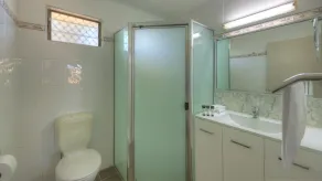 Billabong Lodge Motel - Bathroom