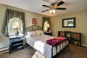 Quiet Killingworth Rental w/ Deck & Grill! - Innvendig