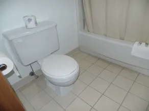 Dakota Country Inn - Bathroom