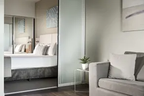 Grand Hotel and Apartments Townsville - Chambre