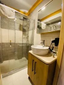 Golden Sail Hotel Old City - Bathroom