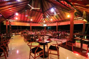 Wet Water Resort - Lakefront Retreat Near Colombo Airport - Restaurant