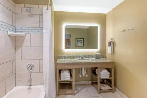 Best Western Plus Heber Valley Hotel - Bathroom