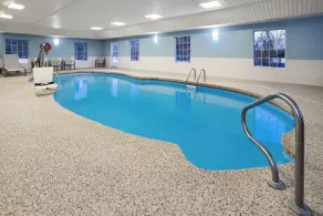 Holiday Inn Express Hotel & Suites Brattleboro by IHG - Piscine