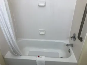 Baymont by Wyndham Fort Wayne - Salle de bain