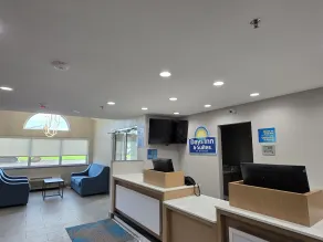 Days Inn & Suites by Wyndham Brandon Amphitheater - Recepción