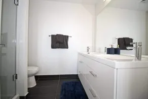 NoMad Suites - Toronto's Entertainment District - Bathroom