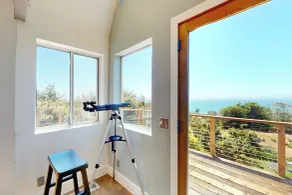 Secluded Ocean-view Retreat: Coastal Gualala Home - Interior