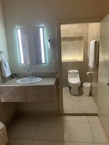 HOTEL PLAZA RIVIERA - Salle de bain