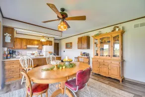 Peaceful Fulton Farm Retreat w/ Outdoor Space! - Interiör